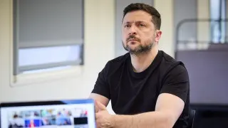 Президент Украины Владимир Зеленский заявил, что усиливающаяся изоляция российского сегмента интернета и блокировка мессенджеров связаны с подготовкой к всеобщей мобилизации и возможному новому наступлению на Украину.