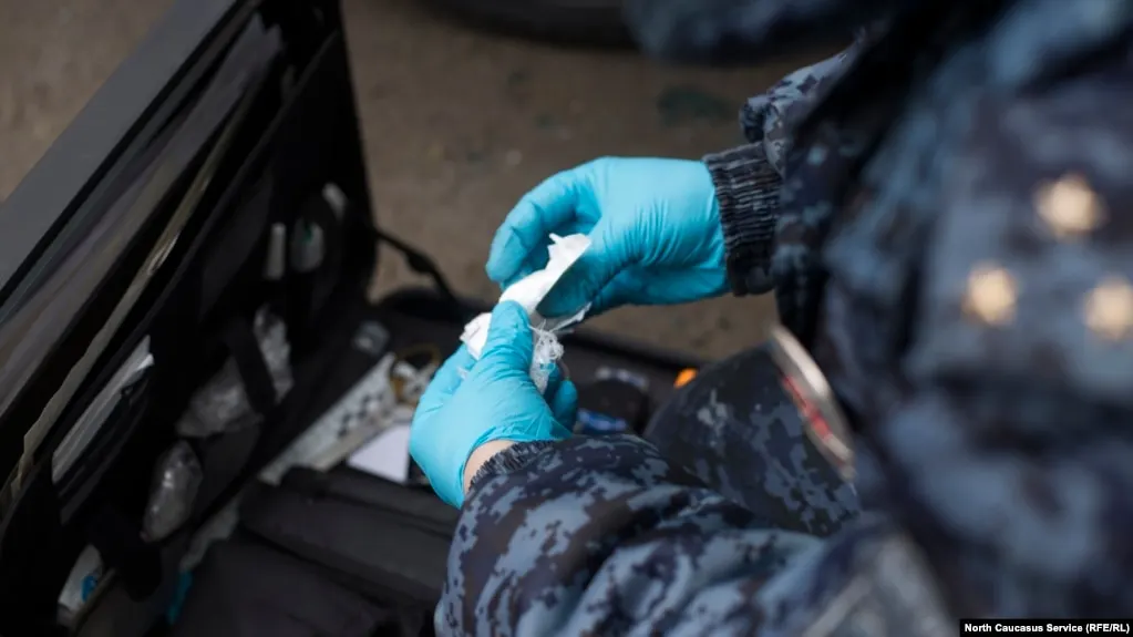 Кабинет министров намерен одобрить законопроект Верховного суда о смягчении наказаний по делам о незаконном обороте наркотиков, если из документа исключат норму о снижении максимальных сроков за хранение в крупном и особо крупном размере.