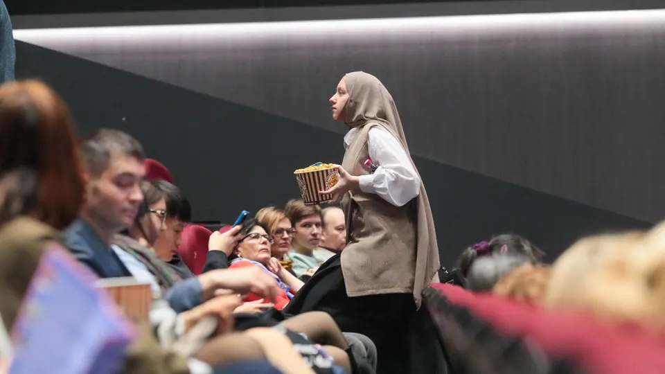 Ассоциация владельцев кинотеатров и прокатчики предложили с 30 апреля по 11 мая 2026 года не показывать в кинотеатрах иностранные фильмы без правообладателя и прокатного удостоверения, чтобы поддержать отечественные релизы и картину «Литвяк».