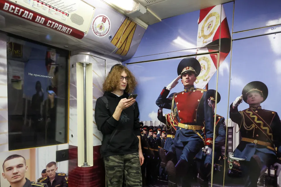 Минцифры и другие ведомства усиливают ограничения на использование VPN и способы оплаты сервисов через мобильную связь: от блокировок доступа до планов по тарификации трафика. Краткий обзор того, что уже сделали и что может появиться в ближайшее время.