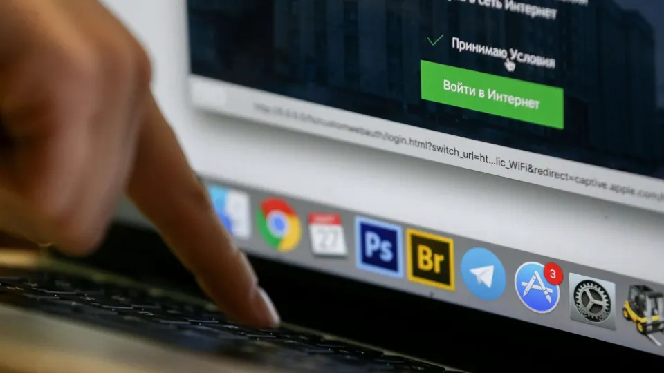 Минпросвещения одобрило концепцию исторического просвещения: на базе МПГУ будет создан совет для проверки исторического контента в интернете, книгах и кино. Инициатива дополняет недавние законодательные изменения по ответственности за «фальсификацию» истории.