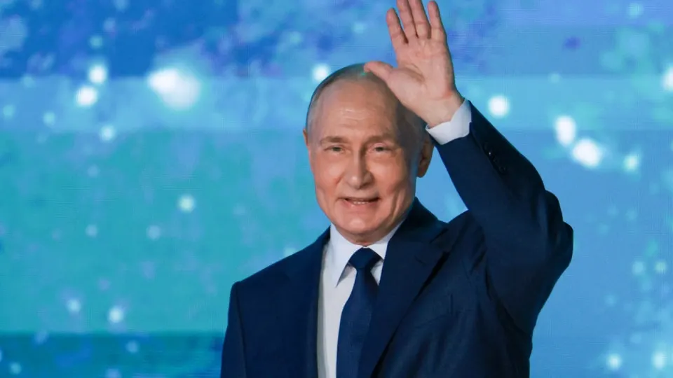 Президент Владимир Путин заявил, что даже при ограничениях мобильного интернета россиянам должны быть доступны госуслуги, платёжные системы и записи к врачу, и поручил проработать механизмы их бесперебойной работы во время подобных сбоев.