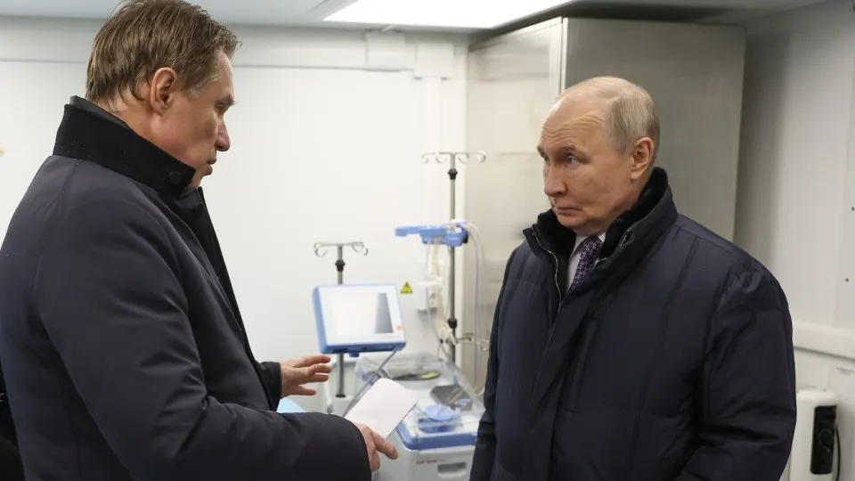 Президент поручил Минздраву шире охватить диспансеризацию репродуктивного здоровья у мужчин и женщин на фоне длительного снижения рождаемости и введения демографической стратегии.