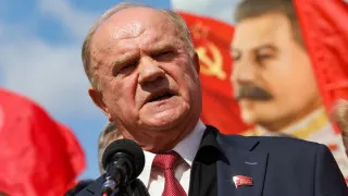 Лидер КПРФ Геннадий Зюганов на заседании Госдумы предупредил о риске повторения событий 1917 года на фоне, по его словам, «провалившейся до дна» экономики и посетовал, что Кремль прислушался к видеобращению блогера Виктории Бони к Владимиру Путину, а предложения коммунистов игнорирует.