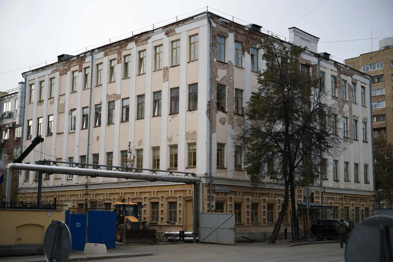 Ведомство инициировало проверку ЕГТИ из‑за обращений выпускников и сообщений о проблемах в вузе. Комиссия встретится с коллективом и студентами, результаты обещают до 12 мая.
