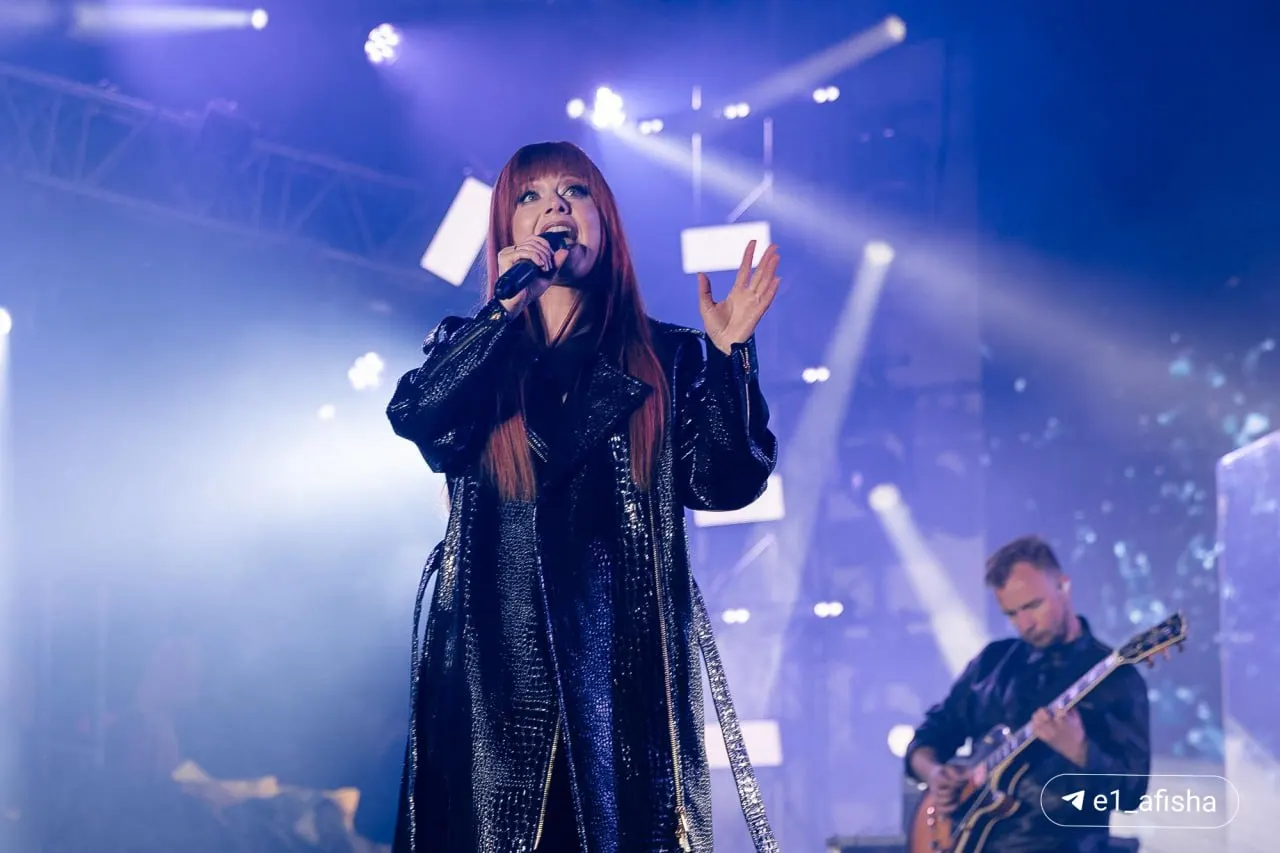 Певица исполнит «Высоко», «Если в сердце живёт любовь» и «Прости за любовь» в рамках фестиваля 19 июня на Плотинке в Екатеринбурге.