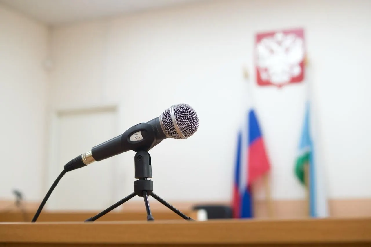 Мужчина, неоднократно привлекавшийся к ответственности за нарушение миграционного законодательства и пьяную езду, оказался в центре временного содержания для иностранцев — суд запретил ему въезд в Россию и принял решение о депортации.
