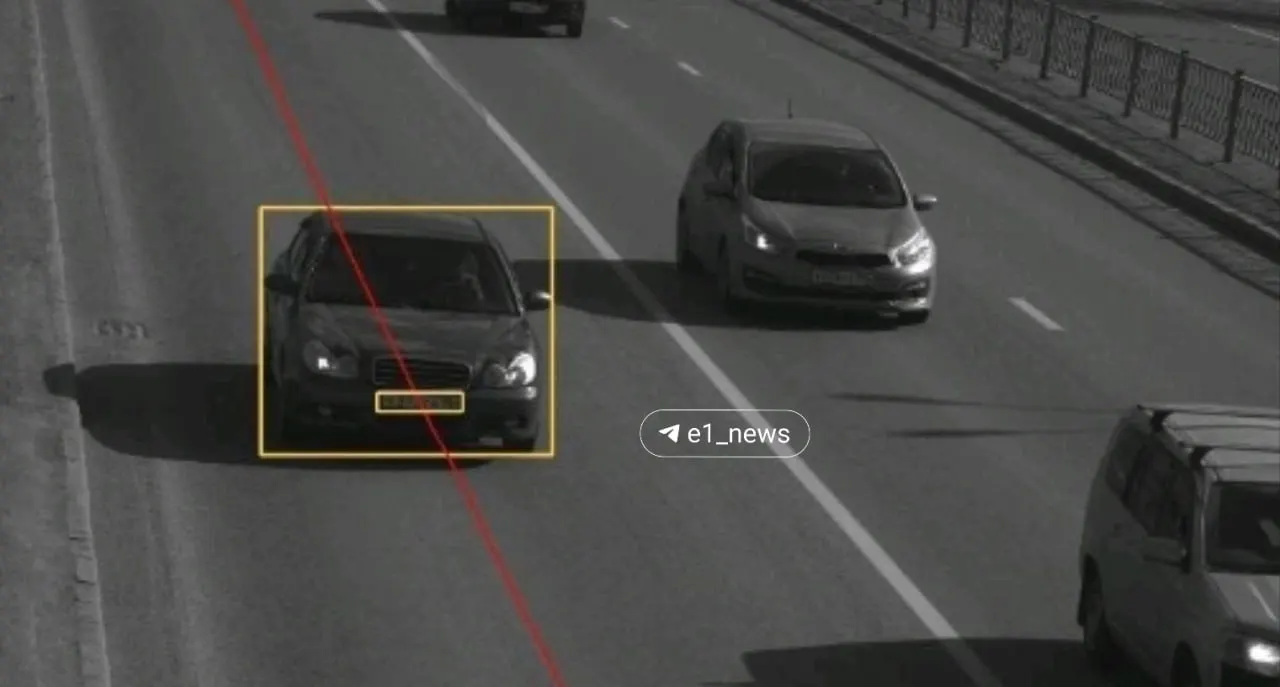 На участке проспекта Космонавтов между кинотеатром «Заря» и ТЦ «Омега» заработали камеры. Штраф — 2 250 ₽, при оплате в срок — 1 687 ₽.