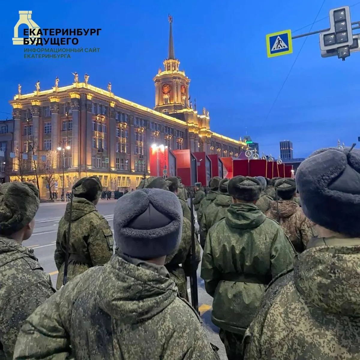 18-летний юноша из Екатеринбурга после отправки в 32-й военный городок оказался с травмами и утверждает, что подписал контракт не добровольно. Омбудсмен и военная прокуратура начали проверку.