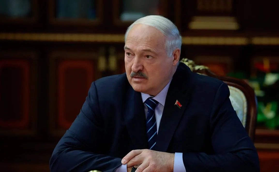 Президент Белоруссии заявил о готовности предоставить помощь регионам России в переработке нефти и призвал предупредить посла, когда она понадобится.