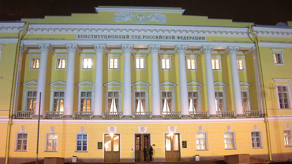 Председатель Конституционного суда Валерий Зорькин заявил, что антикоррупционные иски прокуратуры не должны иметь сроков давности. Такая позиция подкрепила практику изъятий и перехода крупных активов в собственность государства на триллионные суммы.