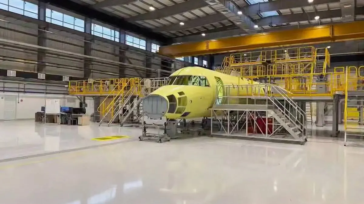 Уральский завод гражданской авиации приостанавливает разработку ТВРС-44 «Ладога»: научно‑технический задел передан Министерству обороны, а на мощностях завода начнут собирать рамповые грузовики для нужд СВО.