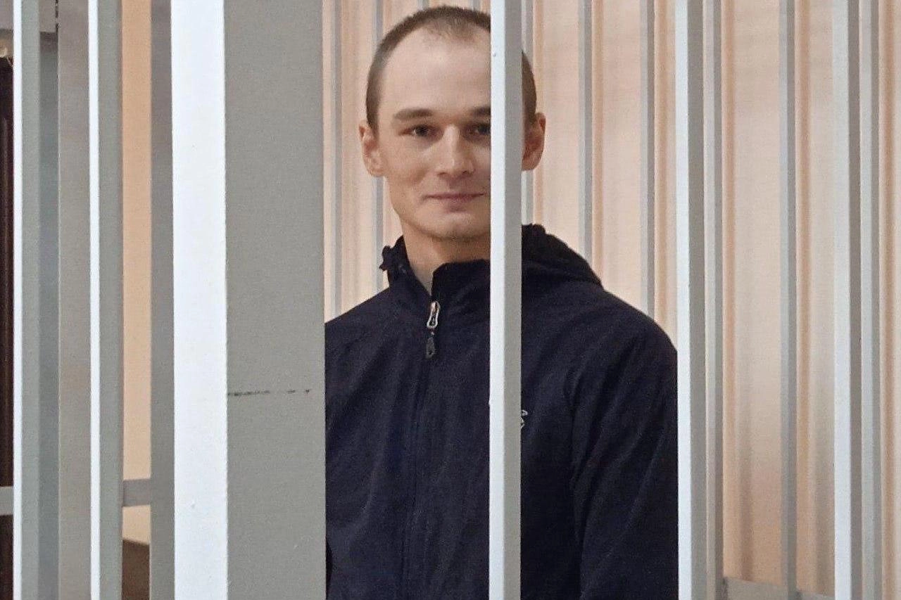Прокуратура Ямало‑Ненецкого округа сообщила об отсутствии следов телесных повреждений у осуждённого Азата Мифтахова после проверки; сам Мифтахов и его поддержка утверждают, что его пытали в колонии ИК‑18.