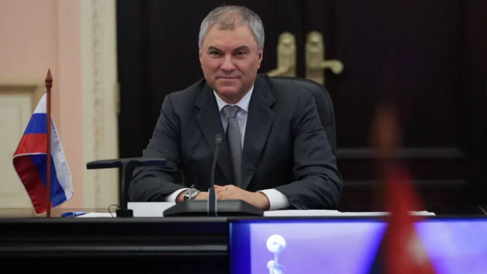 Спикер Госдумы предупредил, что удары по «гражданским объектам» с помощью западного вооружения и спутниковых технологий могут спровоцировать применение Россией невидимого оружия; заявление последовало после атаки на Старобельск и череды ударов по Киеву.