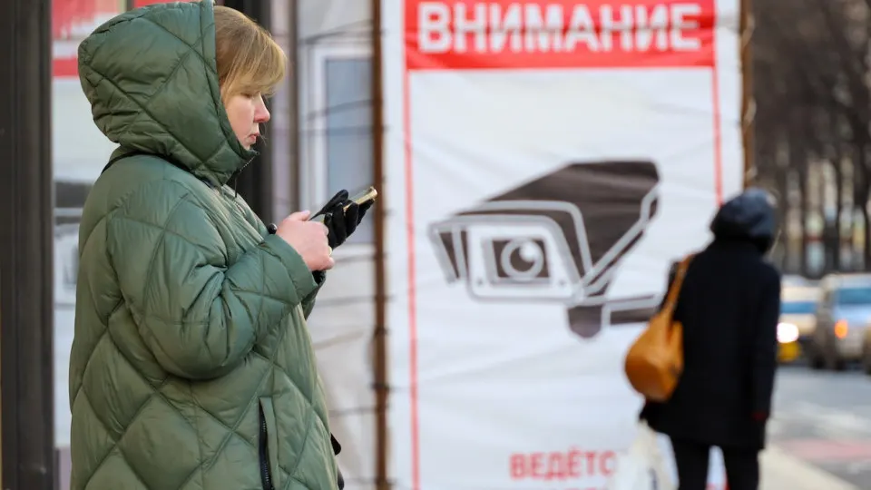 Пользователи заметили, что сообщения со ссылками на VPN исчезают из диалогов, а при повторной отправке аккаунты принудительно выходят из системы.