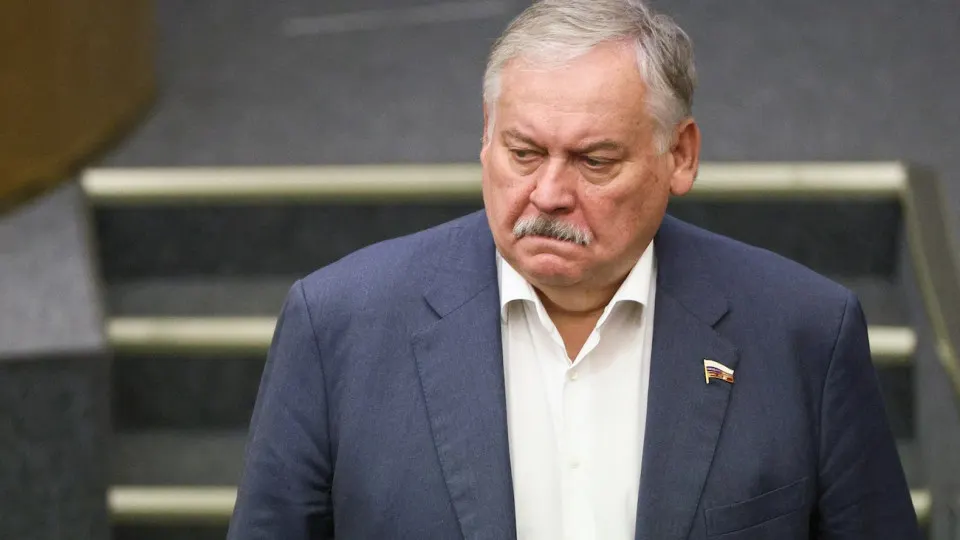 Первый зампред комитета Госдумы Константин Затулин обвинил Латвию и Эстонию в нарушении обещаний при выходе из СССР и в росте дискриминации русскоязычных. Эти заявления прозвучали на фоне законопроекта о возможности применения вооружённых сил за рубежом для защиты россиян.