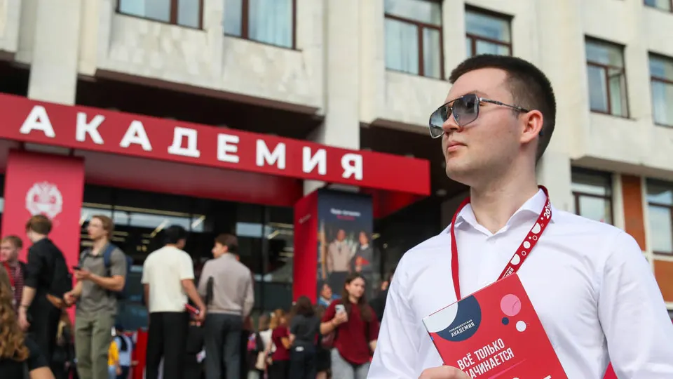Московским студентам разослали приглашения вступить в отряд «БАРС‑Москва» для защиты неба от беспилотников — год службы, ежемесячные выплаты 200 тыс. руб., обучение и заверения, что добровольцев не будут направлять в зону СВО.