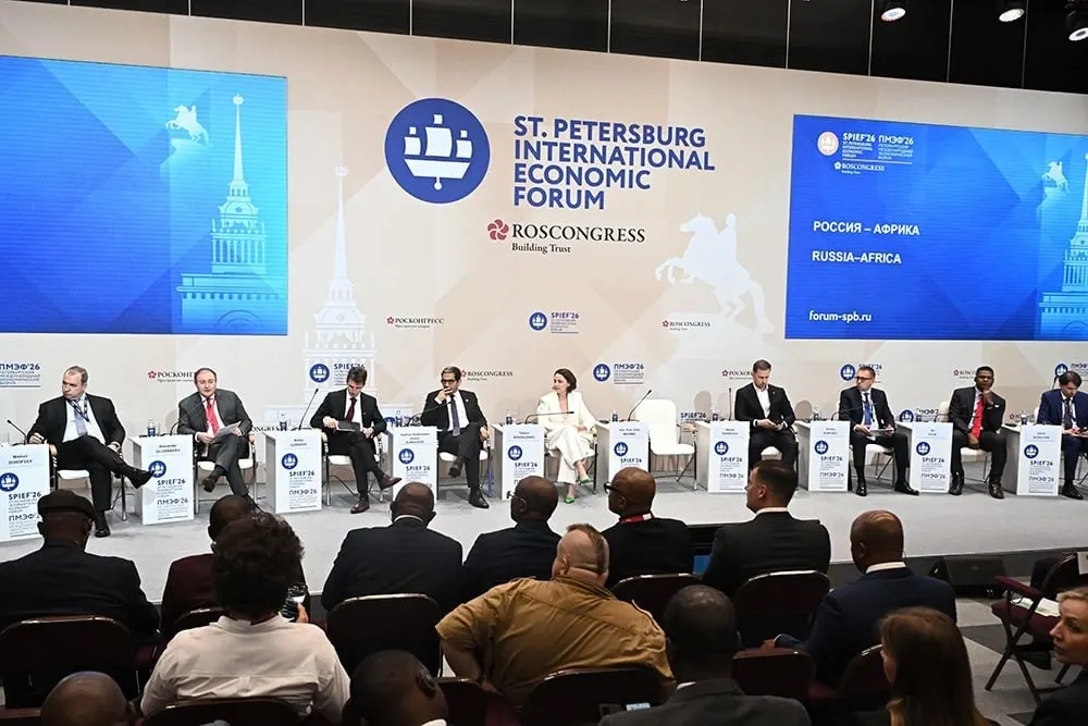 На форуме обсудили торговлю, инвестиции и энергетические проекты — товарооборот достиг 27 млрд долларов; третий саммит Россия—Африка запланирован на 28–29 октября. Одной из ключевых задач назвали решение энергодефицита на континенте.