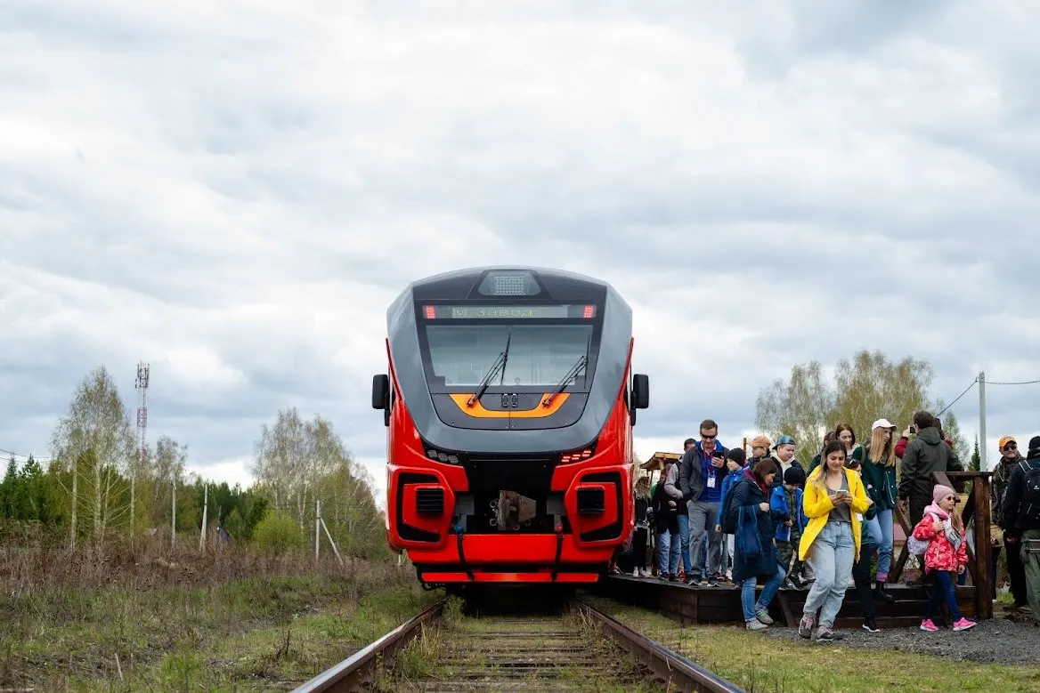 С 10 по 14 июня на ряде направлений назначены дополнительные пригородные и междугородние поезда; также планируются изменения в расписании некоторых электричек.