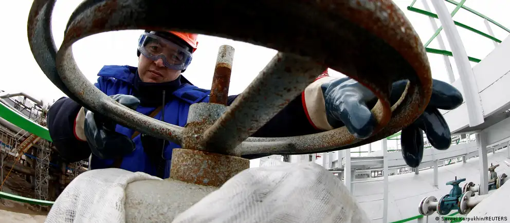 Утром 25 июня беспилотники атаковали объекты нефтеперерабатывающего комплекса в Уфе. По сообщениям, пострадали установки первичной переработки на двух заводах; подтверждения атак дали украинские и местные власти.