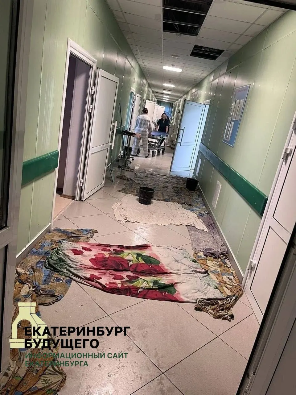 В городской больнице Асбеста вода попала в коридор реанимационного отделения, однако работа реанимации не нарушена. Капитальный ремонт крыши планируют начать после 20 июня.