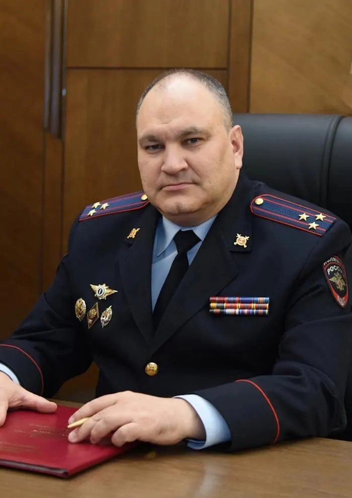 Кремнев был назначен заместителем начальника ГУ МВД по Волгоградской области 5 ноября 2025 года и сейчас временно исполняет обязанности начальника регионального главка. Краткая биография и служебный путь.