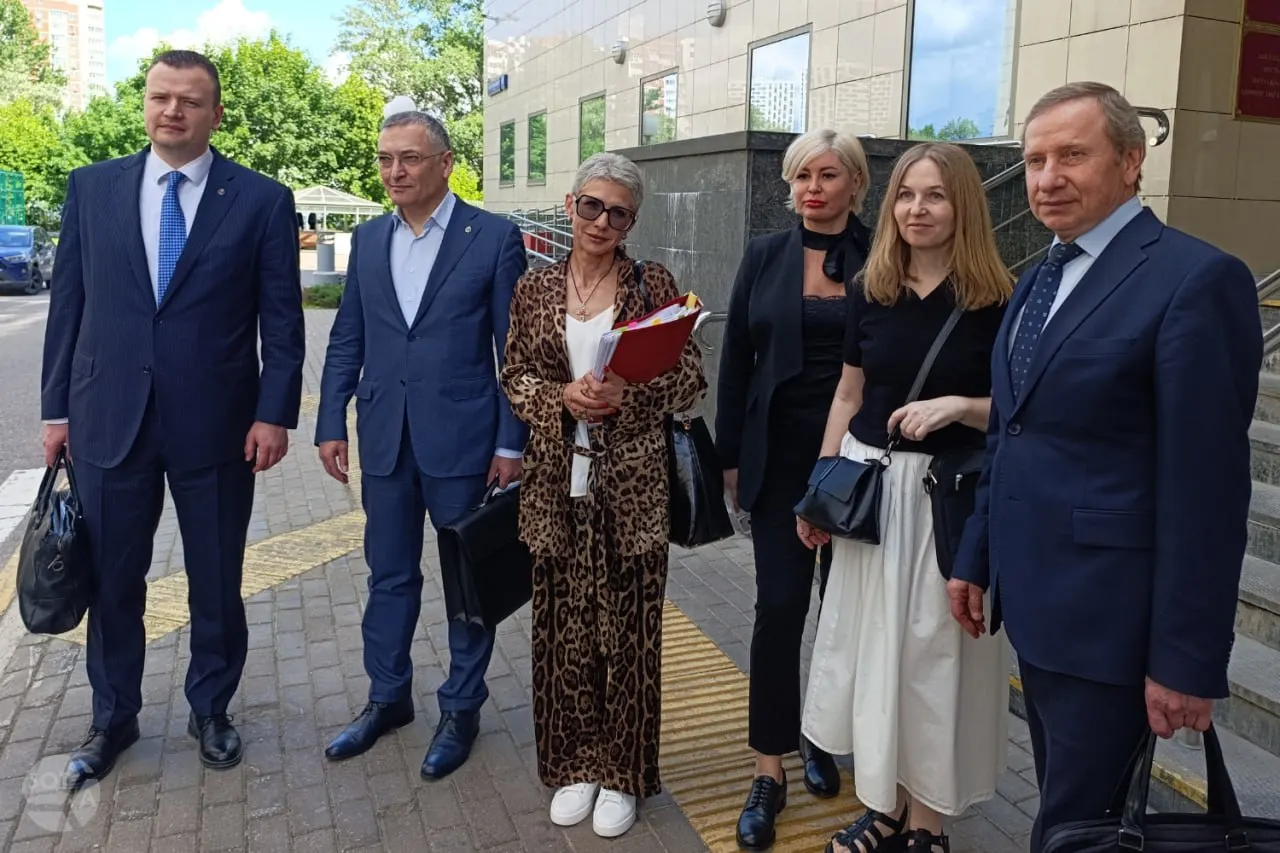 Апелляция оставила в силе решение о лишении адвокатского статуса Алексея Басистова, Дмитрия Проводина и Юлия Тая; их представители считают, что Минюст превысил полномочия и вмешался в корпоративные процедуры адвокатуры.