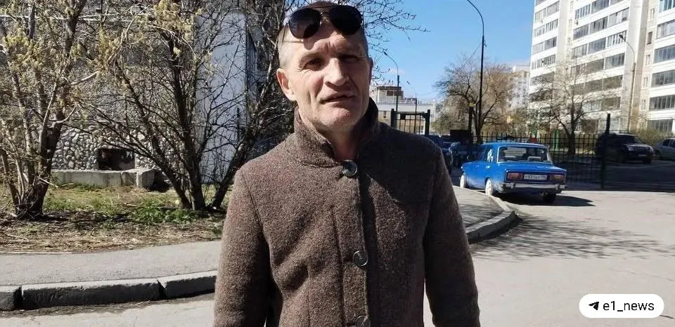 По словам родных, мужчина, которого обвиняют в покушении на убийство новорождённого сына, отправился на СВО до начала судебного разбирательства. Инцидент произошёл 15 января — силовики утверждают, что он ударил грудничка и был задержан в СНТ.