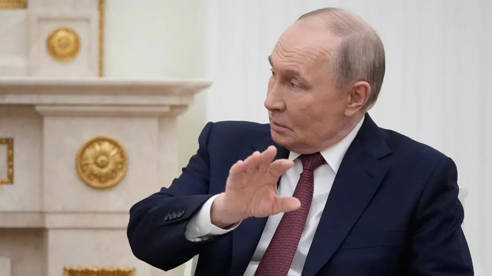 Государственные изъятия бизнеса в России усилились с 2022 года: владельцы крупных компаний сталкиваются с уголовными делами и потерей активов, а часть миллиардеров пытается компенсировать риски крупными пожертвованиями в бюджет.