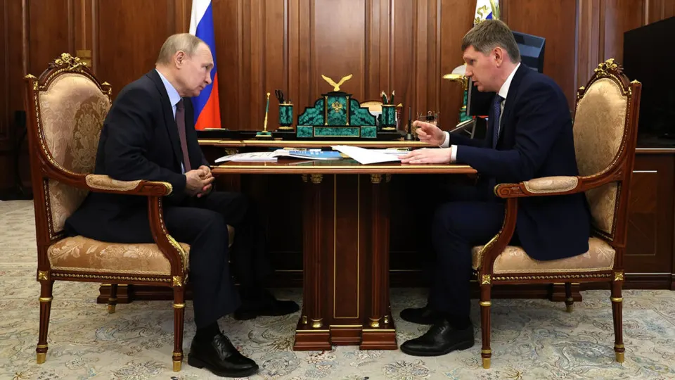 Президент потребовал увеличить инвестиции, но министр экономразвития не смог назвать, когда они начнут расти: главные препятствия — бюджетная экономия, высокие ставки, низкий аппетит бизнеса и политические риски.