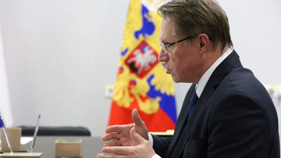 Глава Минздрава заявил, что большинство ординаторов готовят для конкретных медицинских организаций; приём в медобразование вырос, а для выпускников действует закон об обязательной отработке до трёх лет.