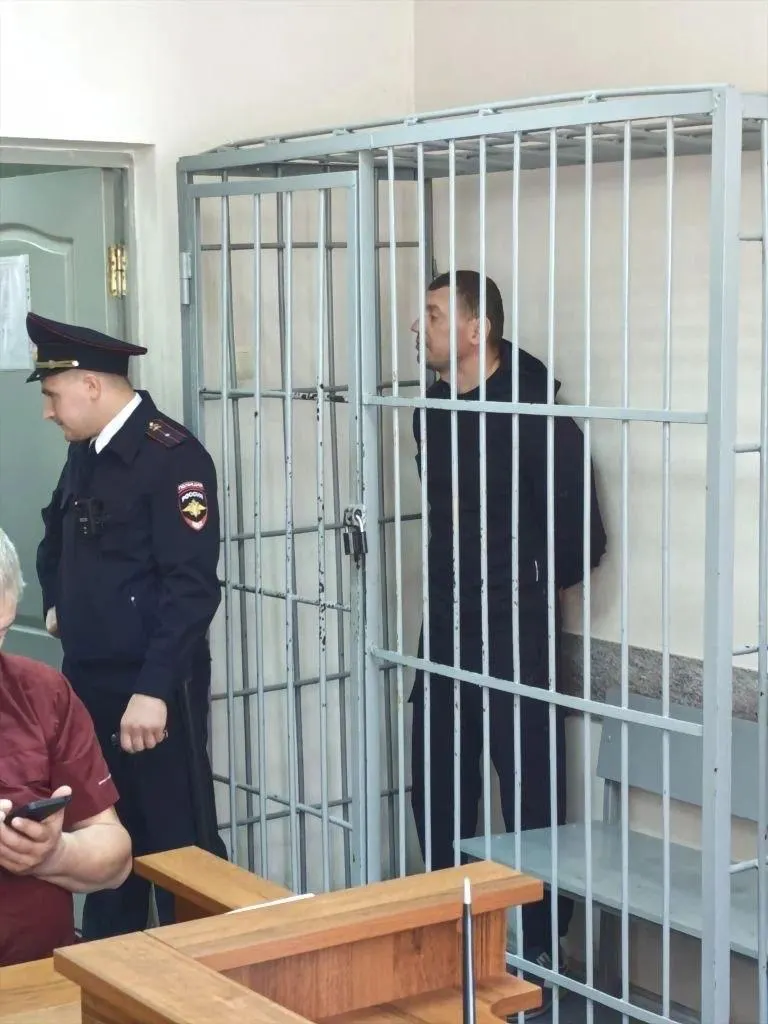 Ленинский районный суд Екатеринбурга поместил под стражу директора ООО «АВТО-НОМ» по обвинению в оказании услуг, не отвечающих требованиям безопасности, повлёкшем гибель людей.