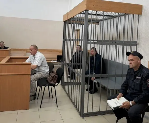 Авария 31 мая в Нижнесергинском районе унесла жизни четырёх человек и собаки. Водителю Ивану Могильникову избрали домашний арест до 30 июля 2026 года.
