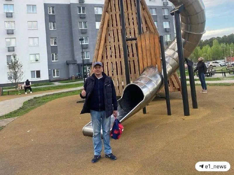 Верх‑Исетский районный суд присудил 7 млн рублей компенсаций после смертельного несчастного случая на предприятии; по факту происшествия возбуждены два уголовных дела за нарушения охраны труда и причинение смерти по неосторожности.