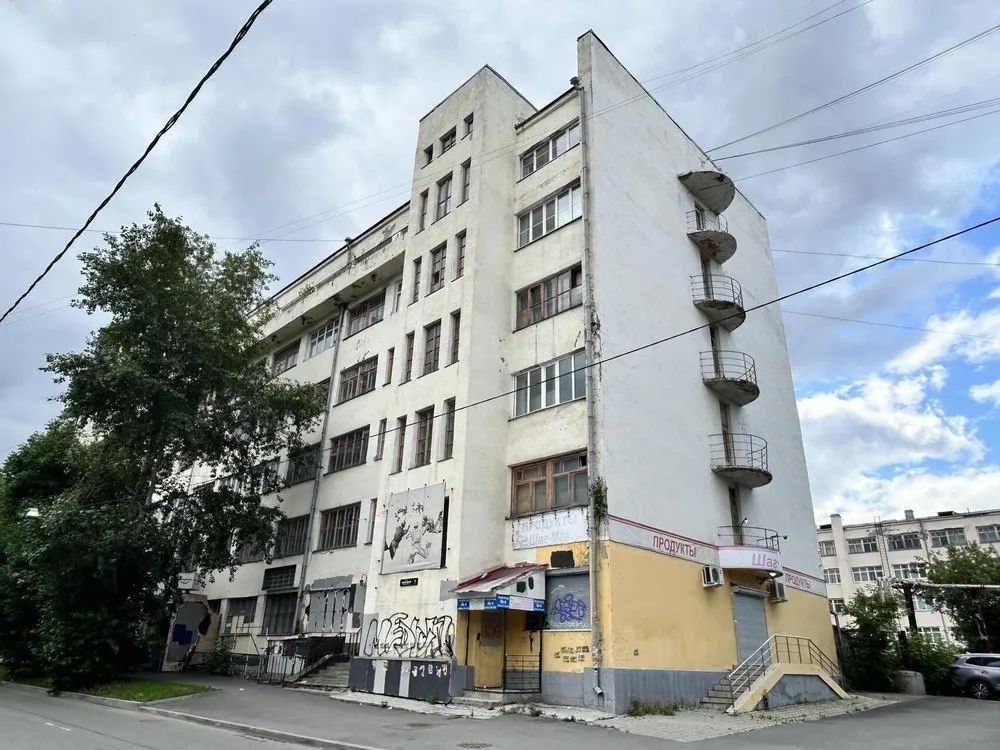 Суд отклонил иск защитников архитектурного наследия — здание не признано памятником, ему грозит снос ради новой застройки.