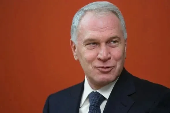 Ковальчук получил орден III степени за вклад в социальные проекты, сохранение культурно‑исторических ценностей и благотворительность; Forbes оценивает его состояние в $2 млрд.