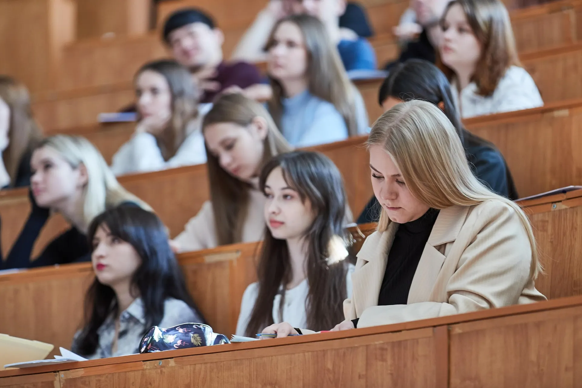 Минобрнауки обновило порядок целевого обучения в вузах — штрафы заменили компенсацией, а студентов теперь могут отчислить в любой момент при нарушении условий.