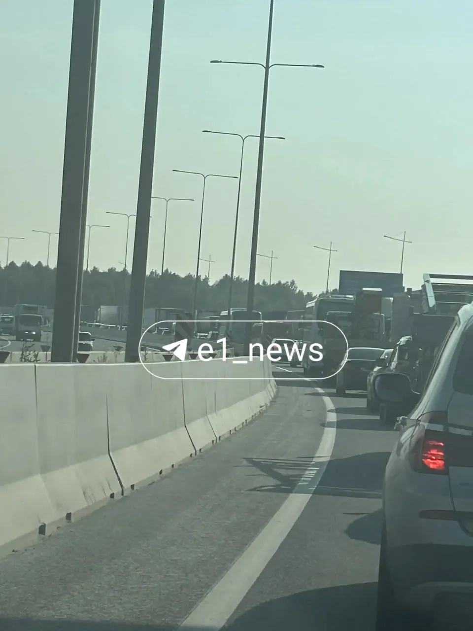 На Екатеринбургской кольцевой автодороге случились несколько аварий (в том числе на развязке с Челябинским трактом и у дублера Сибирского тракта). Из‑за этого движение в районе ЕКАД сильно затруднено.