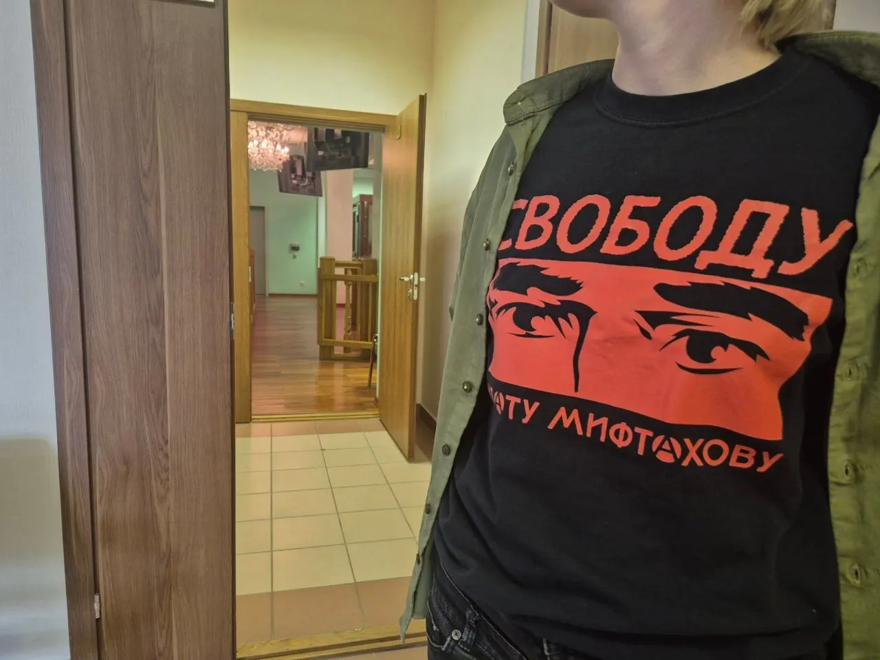 Лабытнангский городской суд признал незаконным отказ следователя возбудить уголовное дело по жалобе о применении пыток в колонии и обязал Следственный комитет провести проверку.