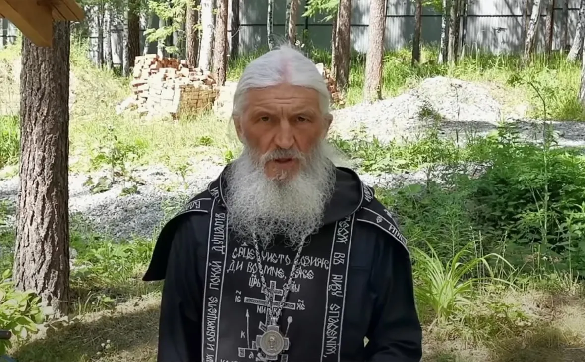 В картотеке суда появилась запись об аресте человека с таким же именем — отца Сергия (в миру Николай Романов). Ему вменяют оправдание терроризма; ранее он уже отбывал наказание по другим уголовным статьям.