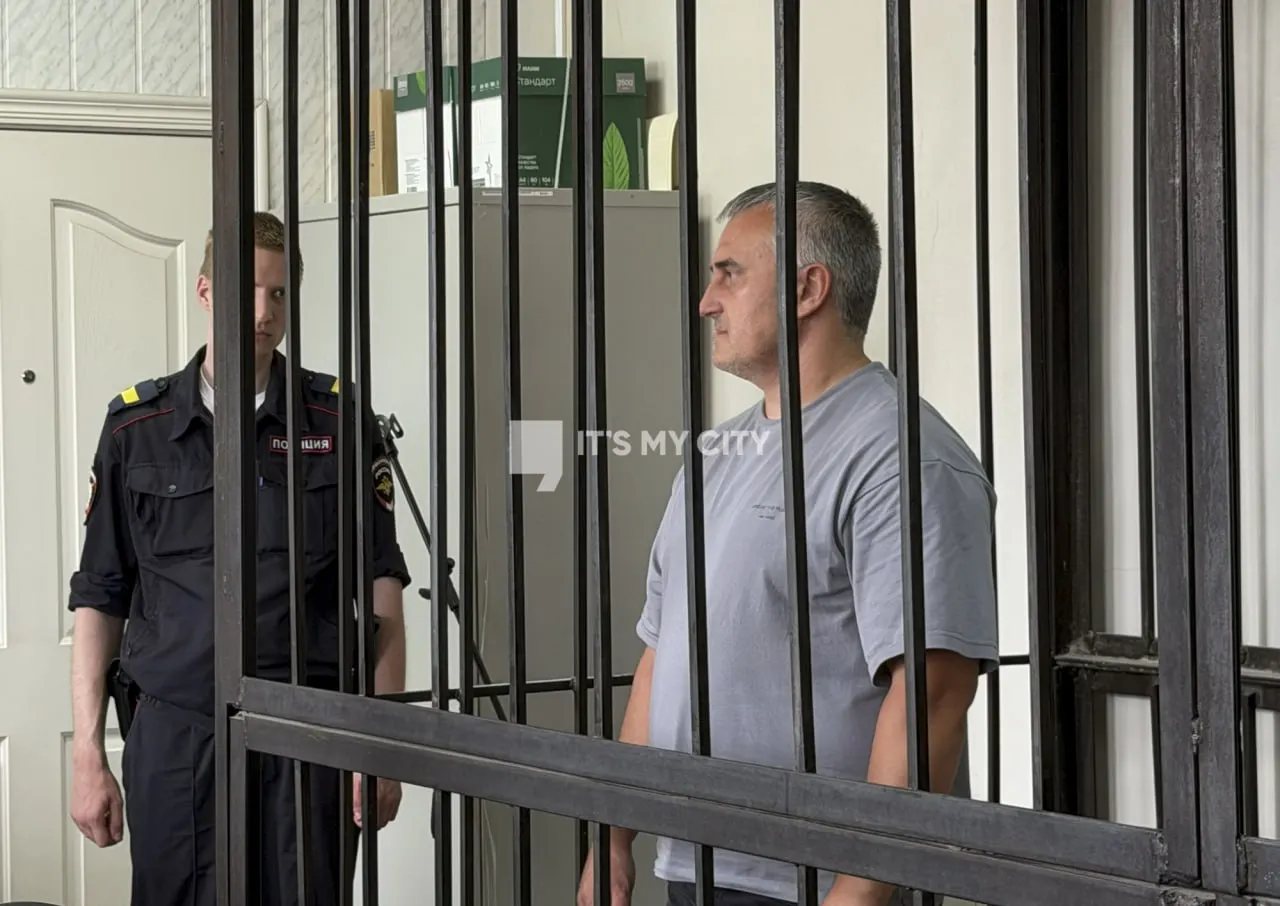 Октябрьский районный суд отправил одного из фигурантов дела об избиении ученых в СИЗО на два месяца. Ранее под стражу поместили ещё одного подозреваемого.