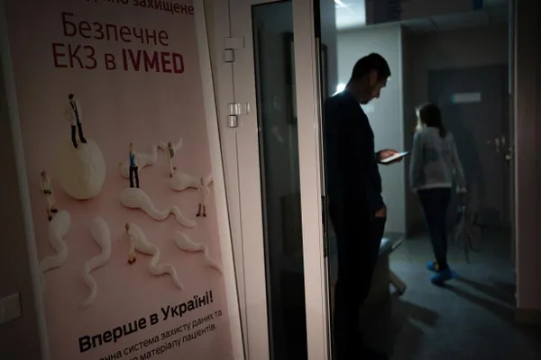 Депутаты приняли поправки в закон о ветеранах: женщинам предоставят бесплатное ЭКО, суррогатное материнство не покрывается, за забор и хранение биоматериала придётся платить самим.