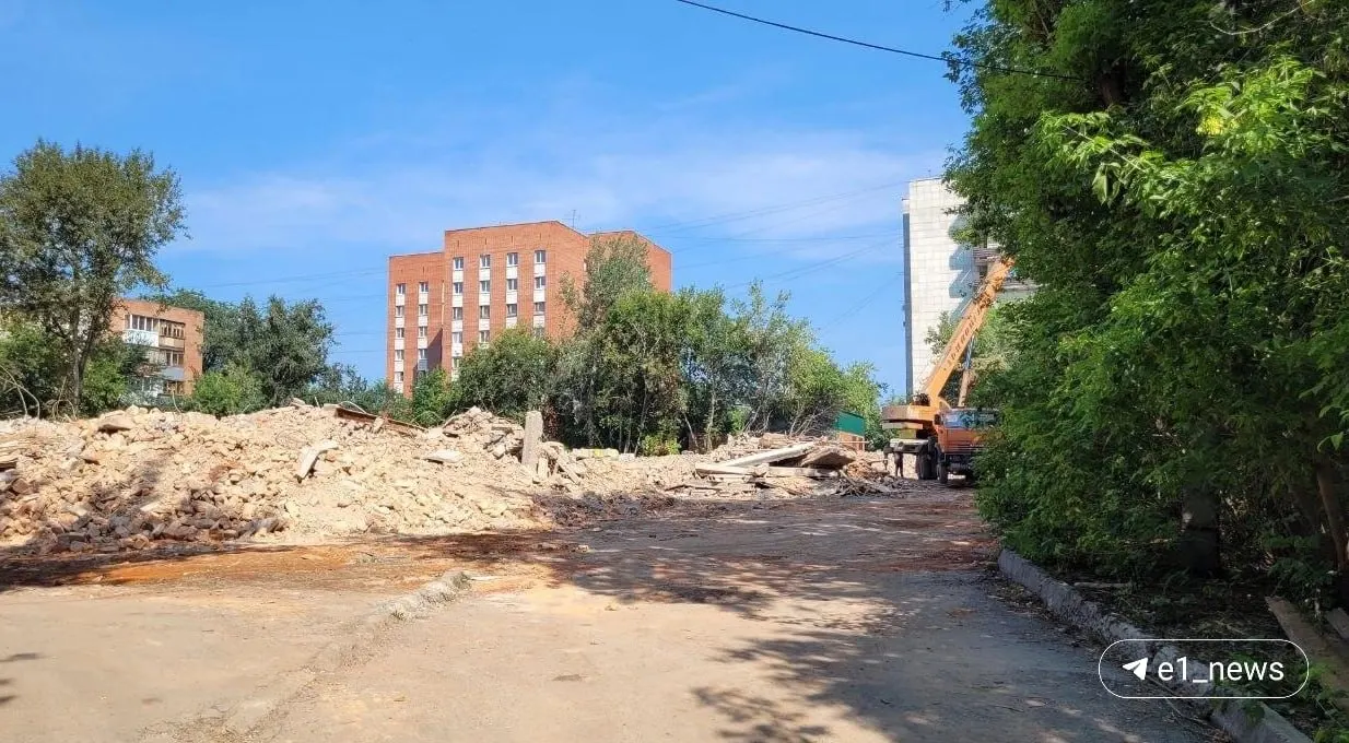 Здание на Педагогической, 23, которое закрыли в 2021 году, разобрали до руин. На участке планируют возвести новый корпус соседней школы №134.