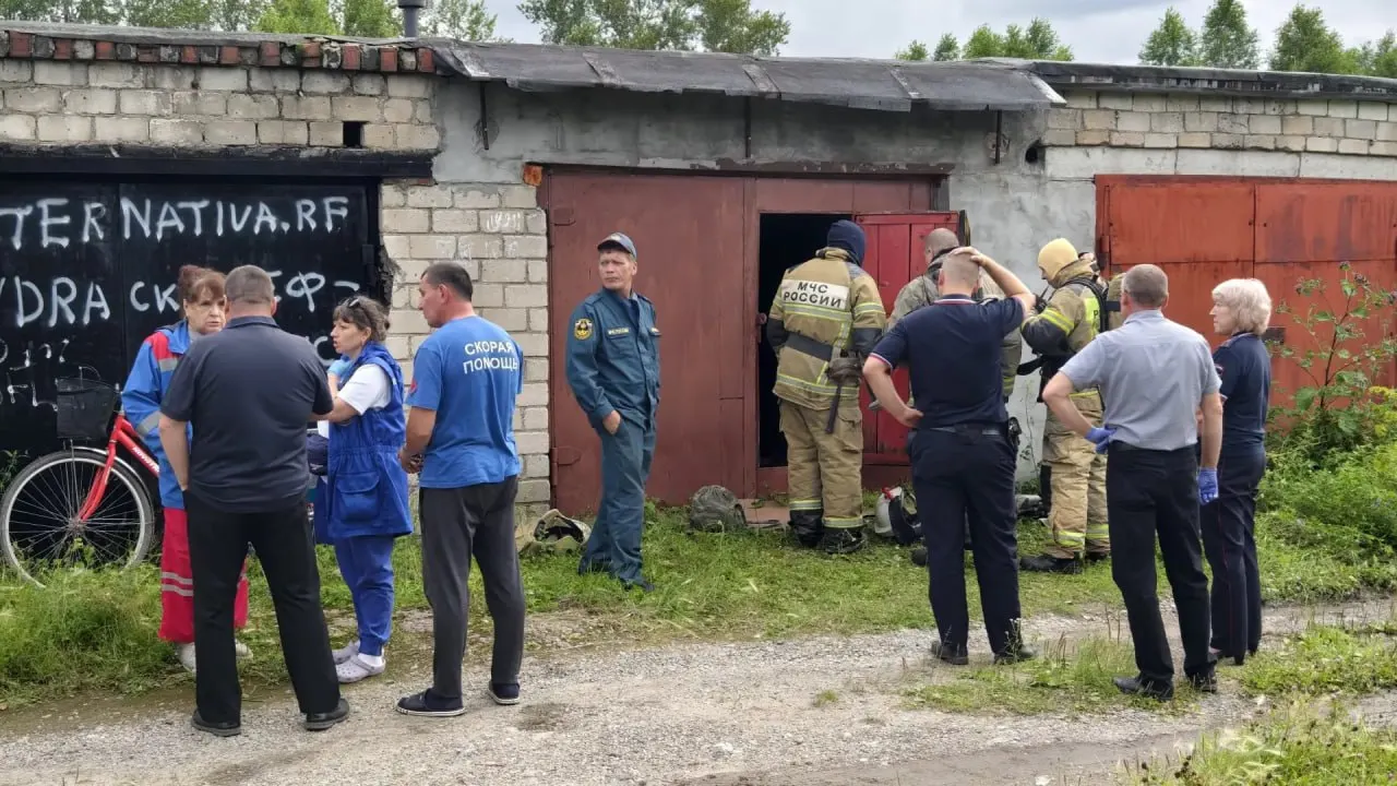 12 июля в доме на Репина в Буланаше погибли трое родственников; на следующий день в гараже на Машиностроителей задохнулась 74‑летняя женщина. Могло произойти скопление опасных газов в подвалах и подпольях.