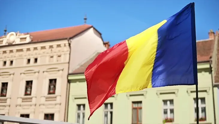 МИД Румынии объявил одного из сотрудников российского посольства персоной нон грата и потребовал его выезда после того, как румынские военные сбили три беспилотника и предъявили дипломату обломки одного из них.
