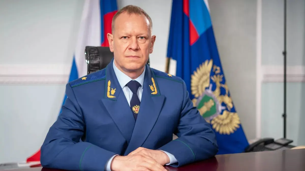 Президент направил в Совет Федерации кандидатуру Николая Рябова, начальника управления Генпрокуратуры по Сибирскому федеральному округу. Сенаторы проведут консультации 16 июля, после чего будет принято окончательное решение.