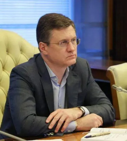 Александр Новак провёл совещание по рынку топлива — главы регионов доложили о запасах, логистике и обеспечении экстренных служб. Ведомствам и компаниям поручено ежедневно мониторить ситуацию и принимать меры против локальных перебоев.
