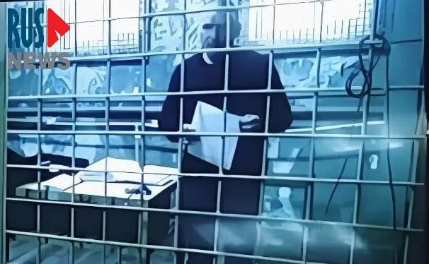 Свердловский областной суд объявил незаконным постановление о непринятии жалобы по делу Алексея Соколова. Заседание прошло без участия его защитника из Мосгорсуда — видеосвязь не состоялась, а адвокату сообщили о результате по телефону.