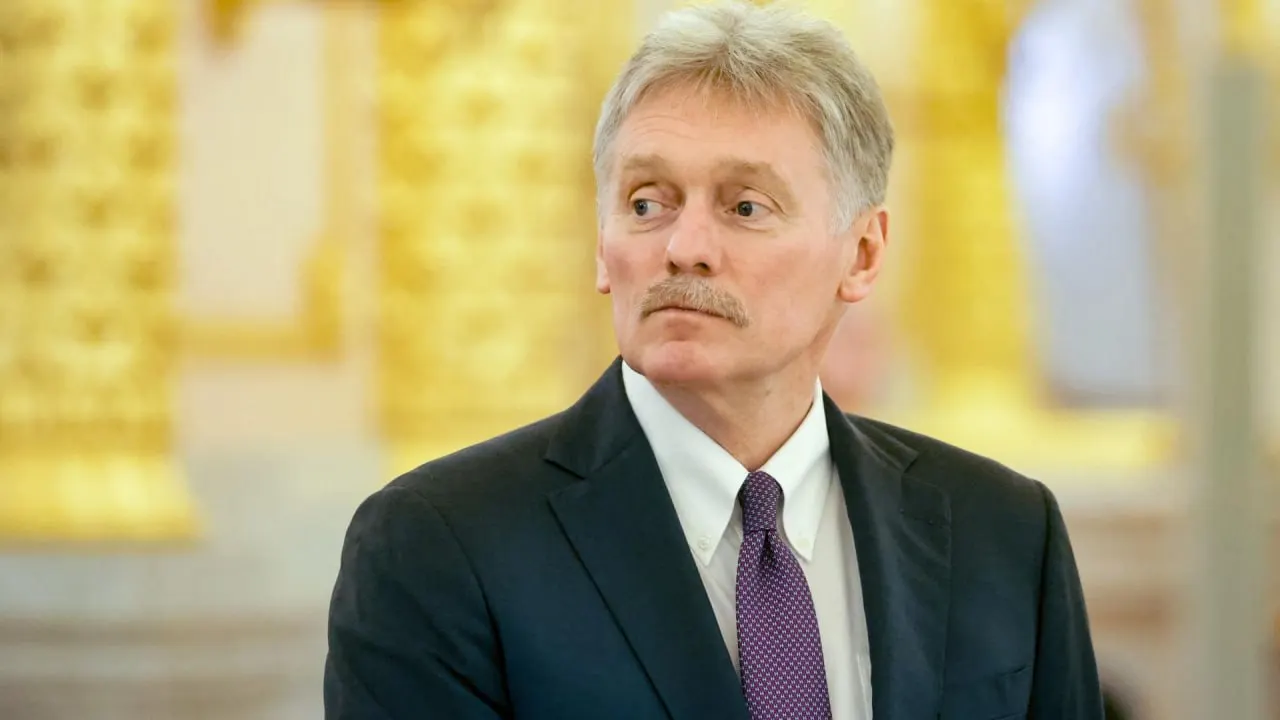 По словам пресс‑секретаря президента, вмешательство западных стран и их поддержка Украины превратили операцию в полноценный военный конфликт; удары по гражданской инфраструктуре он назвал террористическими.