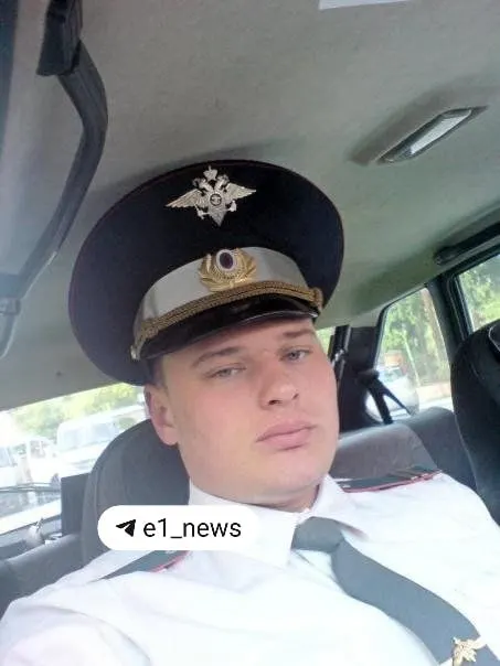 Выяснилось, что нападавший в прошлом служил в ДПС и в 2011 году по неосторожности прострелил напарника в пах. Пострадавшего удалось спасти, а стрелка уволили, осудили и обязали выплатить компенсацию — по словам потерпевшего, выплат не было.